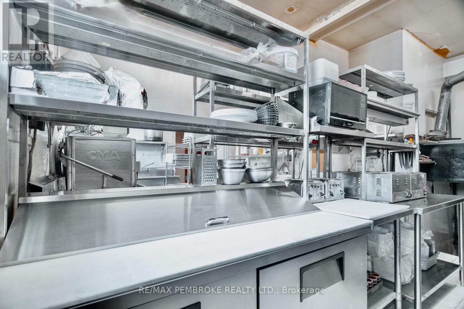 119 Pembroke Street W, Pembroke, Ontario K8A 5M7 - Photo 11 - X12509664