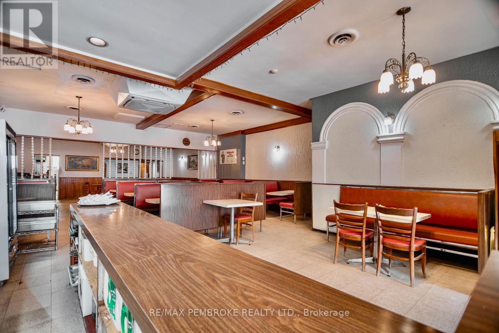 119 Pembroke Street W, Pembroke, Ontario K8A 5M7 - Photo 6 - X12509664