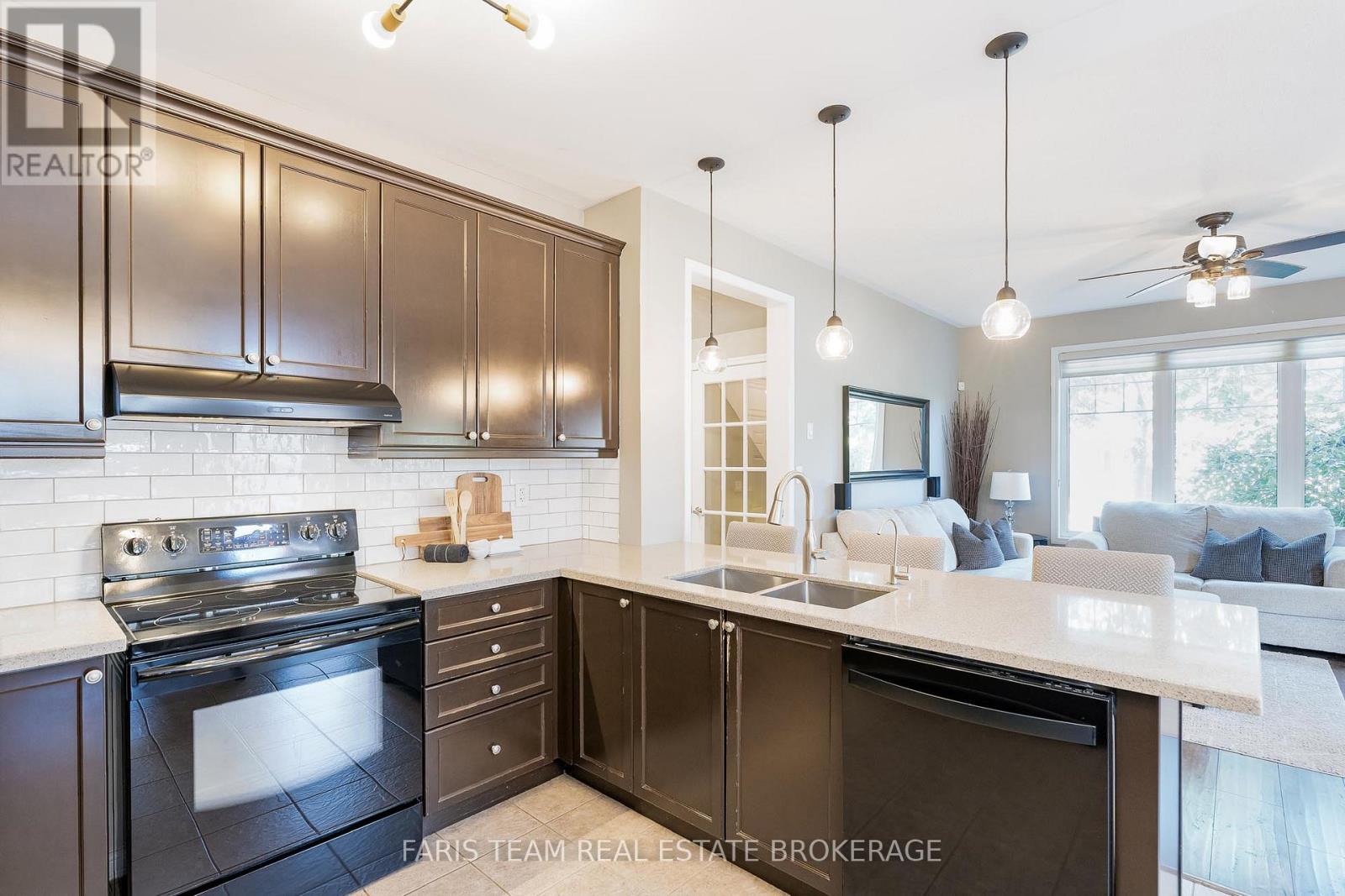 38 Paddison Place, New Tecumseth, Ontario  L9R 0J5 - Photo 6 - N12509416