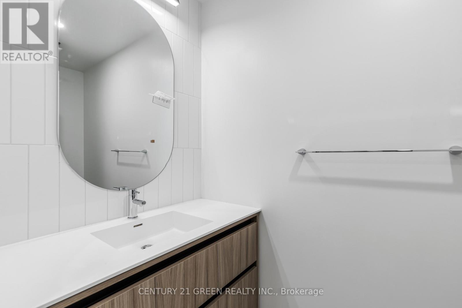 8 Beverley Glen Boulevard, Vaughan, Ontario  L4J 0L5 - Photo 15 - N12509480