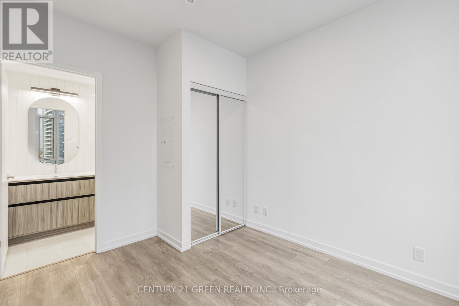 8 Beverley Glen Boulevard, Vaughan, Ontario  L4J 0L5 - Photo 28 - N12509480