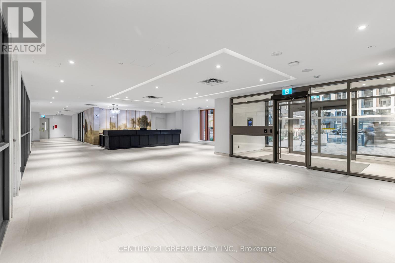 8 Beverley Glen Boulevard, Vaughan, Ontario  L4J 0L5 - Photo 6 - N12509480