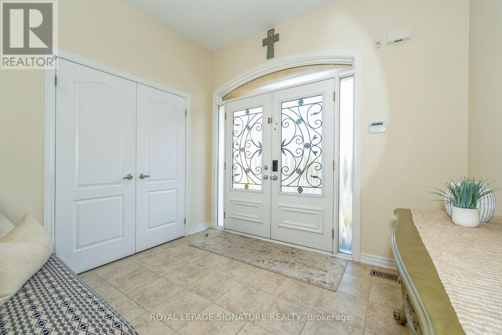 68 Lady Angela Lane, Vaughan, Ontario  L6A 4S7 - Photo 9 - N12502182