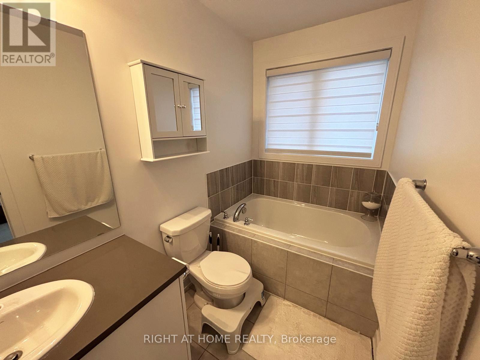 74 Blue Forest Crescent, Barrie (Innis-Shore), Ontario  L9J 0N4 - Photo 14 - S12509450