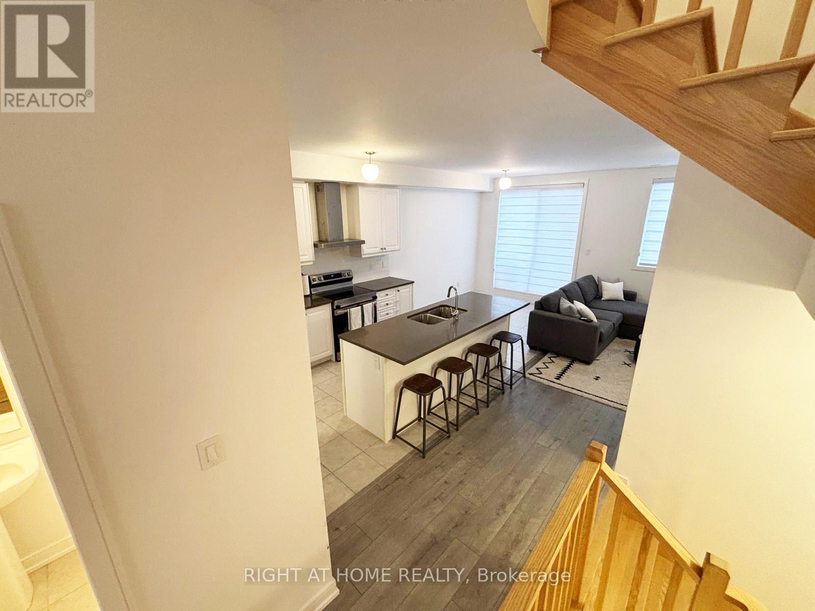 74 Blue Forest Crescent, Barrie (Innis-Shore), Ontario  L9J 0N4 - Photo 9 - S12509450