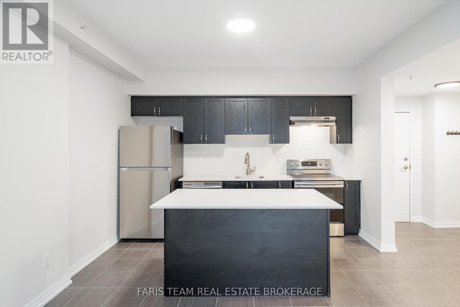 403 - 295 Cundles Road E, Barrie, Ontario L4M 0K8 - Photo 7 - S12509484