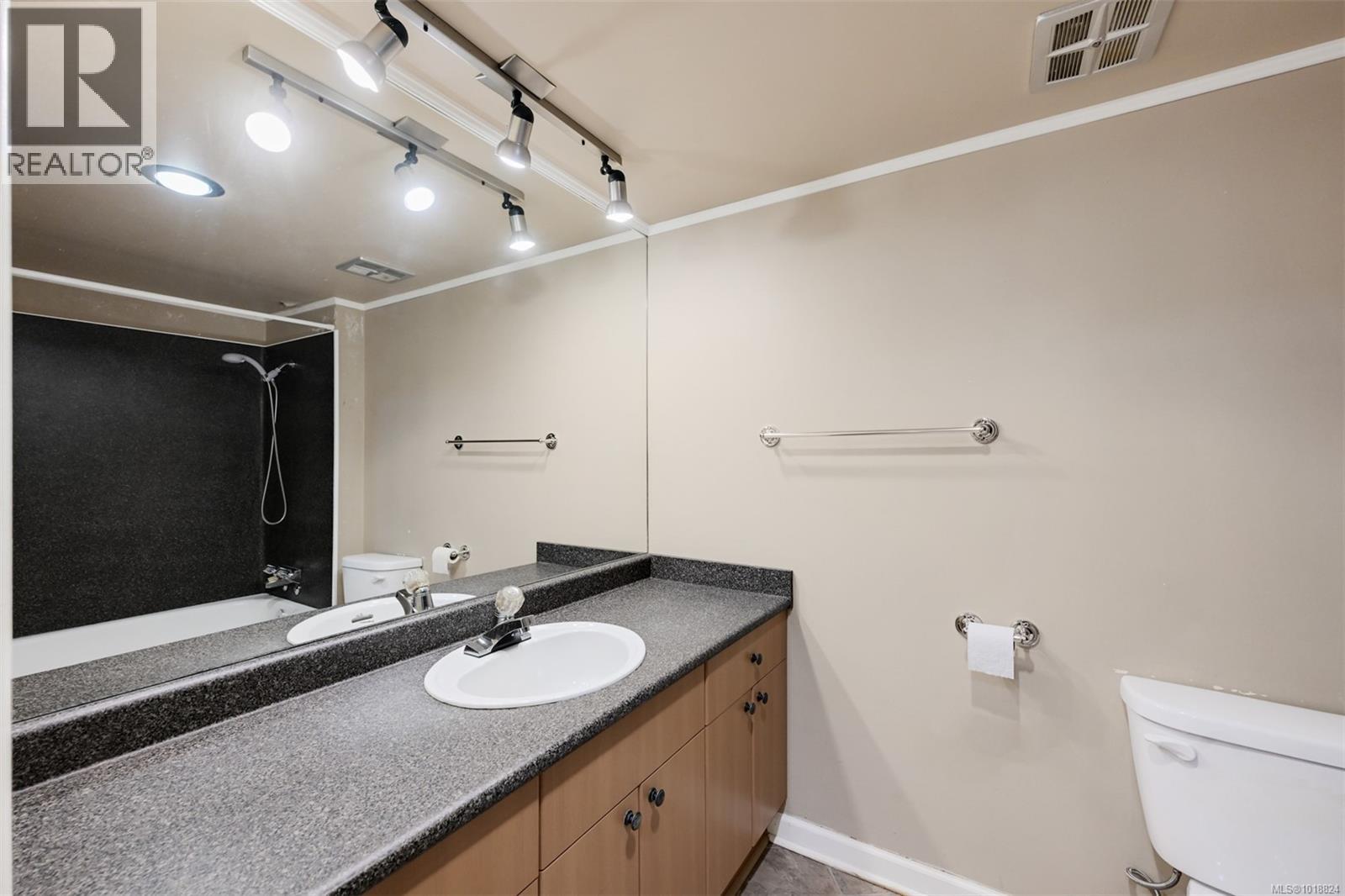 307 1012 Collinson St, Victoria, British Columbia  V8V 3C1 - Photo 23 - 1018824