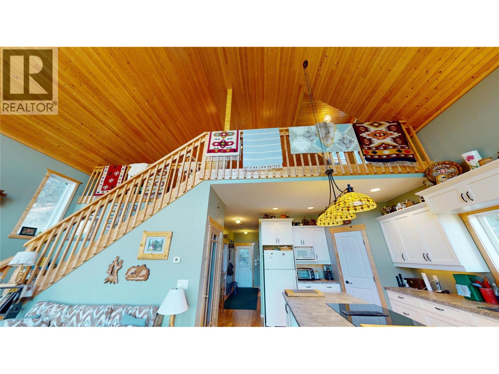 5586 Highway 95, Edgewater, British Columbia V0A 1E0 - Photo 15 - 10344206