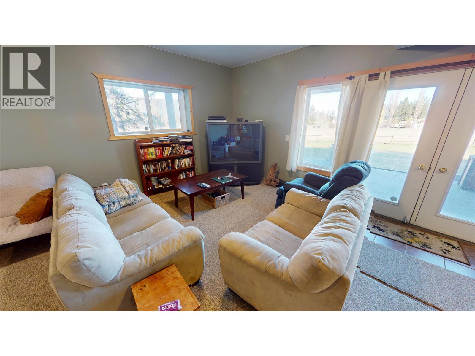 5586 Highway 95, Edgewater, British Columbia V0A 1E0 - Photo 21 - 10344206