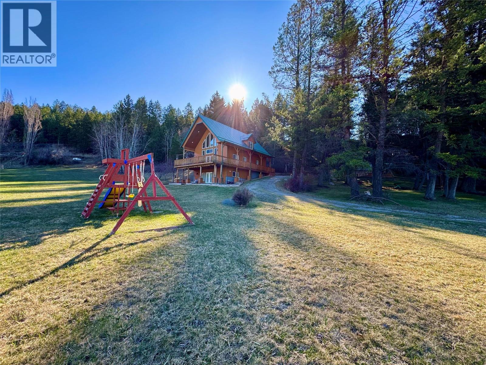 5586 Highway 95, Edgewater, British Columbia V0A 1E0 - Photo 33 - 10344206