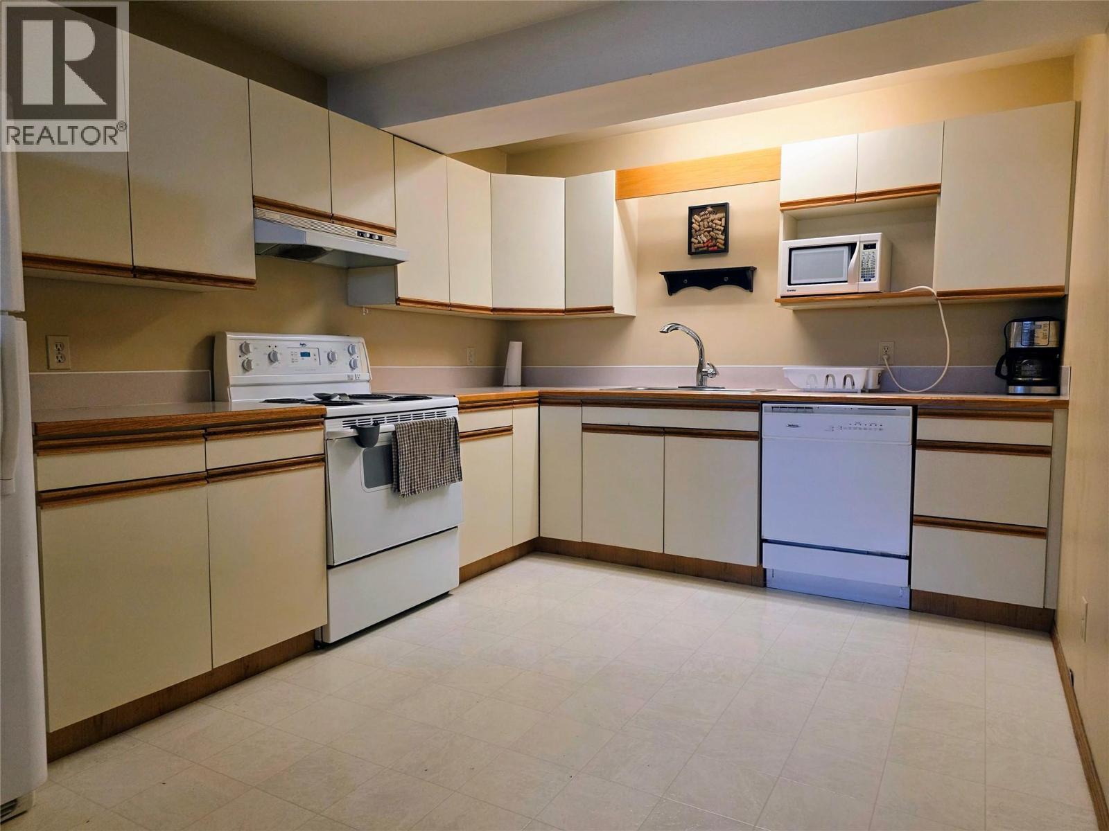 1718 9th Avenue, Invermere, British Columbia  V0A 1K0 - Photo 28 - 10356312