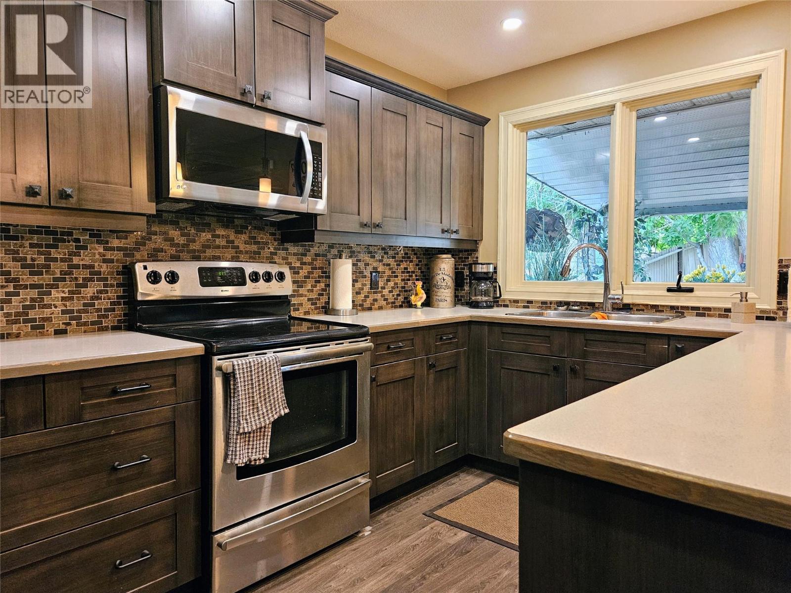 1718 9th Avenue, Invermere, British Columbia  V0A 1K0 - Photo 2 - 10356312