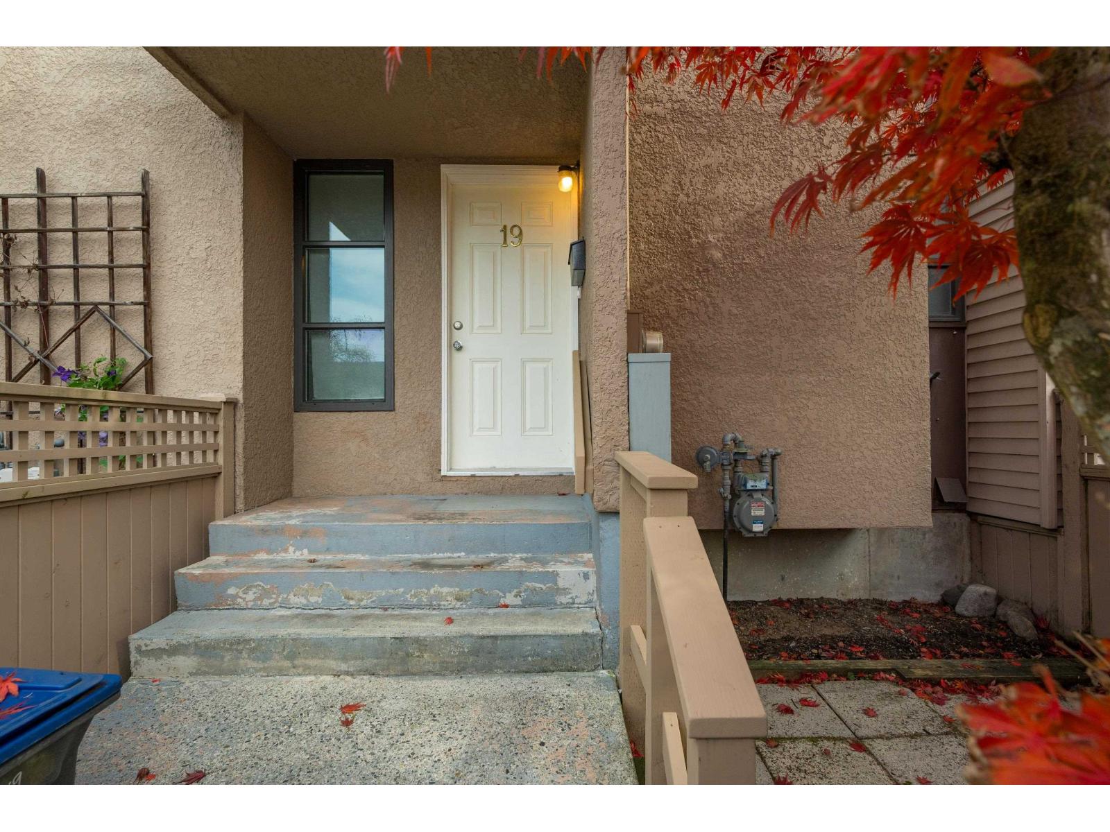 19 13775 102 Avenue, Surrey, British Columbia  V3T 1N9 - Photo 2 - R3064565