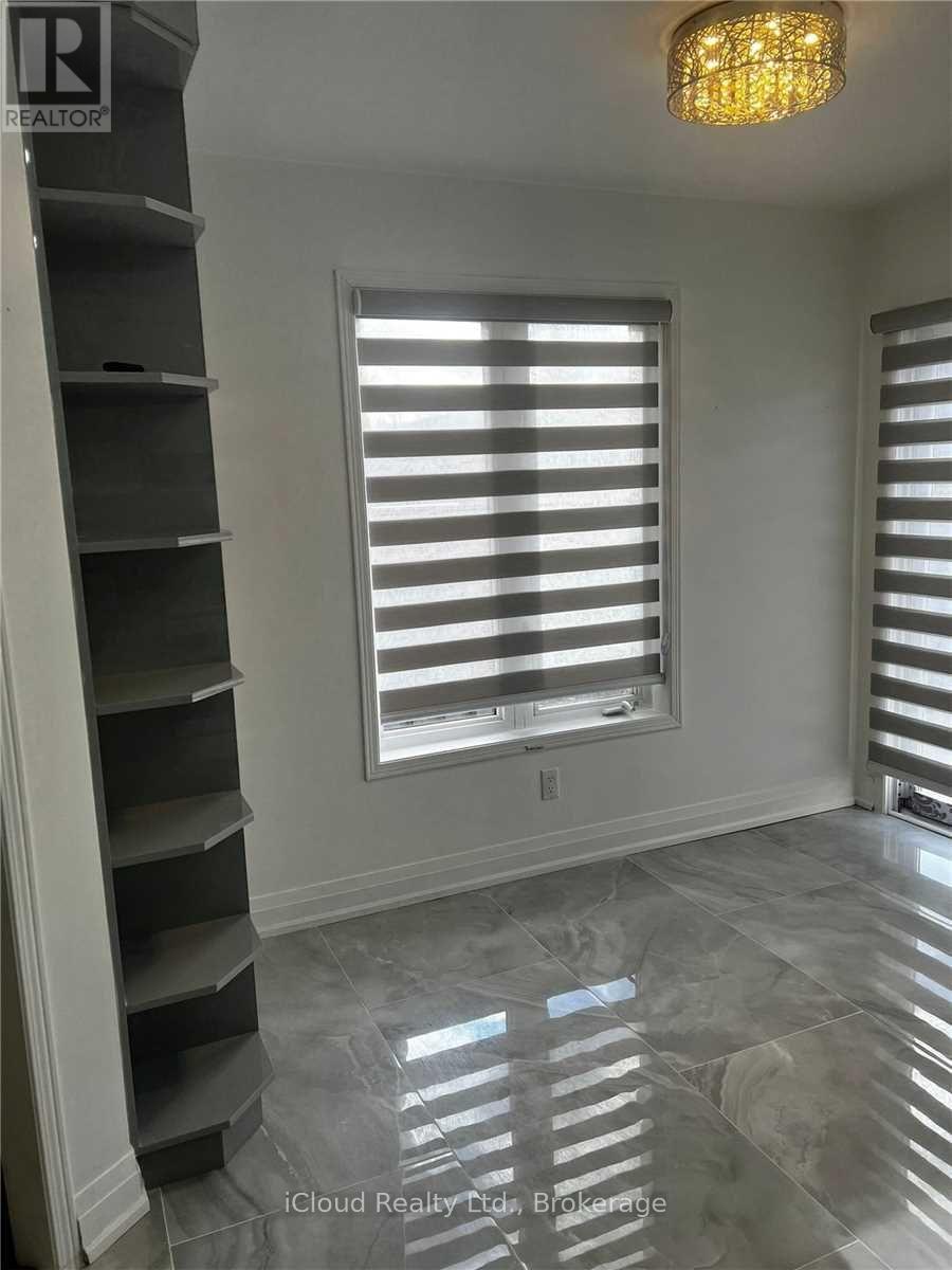 7626 Black Walnut Trail, Mississauga, Ontario  L5N 8A7 - Photo 13 - W12509446