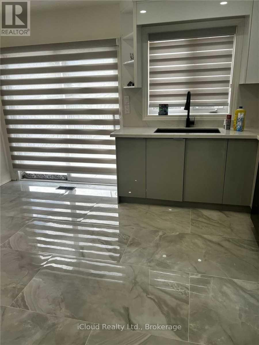 7626 Black Walnut Trail, Mississauga, Ontario  L5N 8A7 - Photo 15 - W12509446