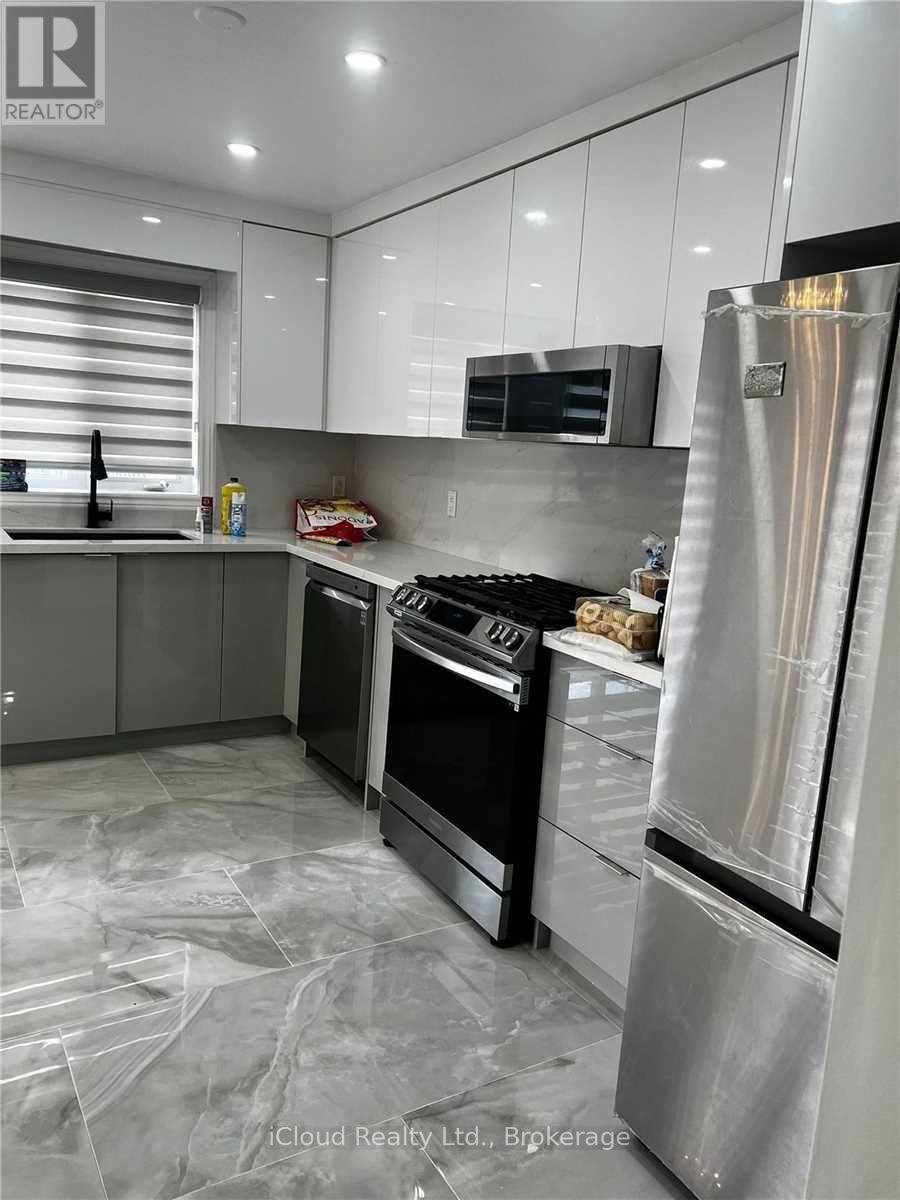 7626 Black Walnut Trail, Mississauga, Ontario  L5N 8A7 - Photo 16 - W12509446