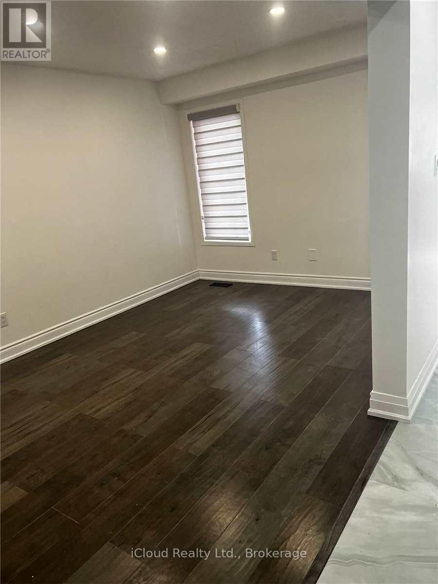 7626 Black Walnut Trail, Mississauga, Ontario  L5N 8A7 - Photo 9 - W12509446