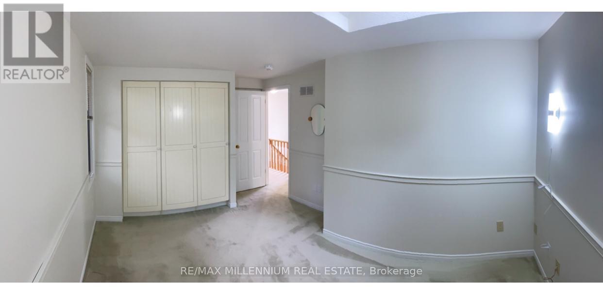 4146 Wheelwright Crescent, Mississauga, Ontario  L5L 2X6 - Photo 4 - W12509458