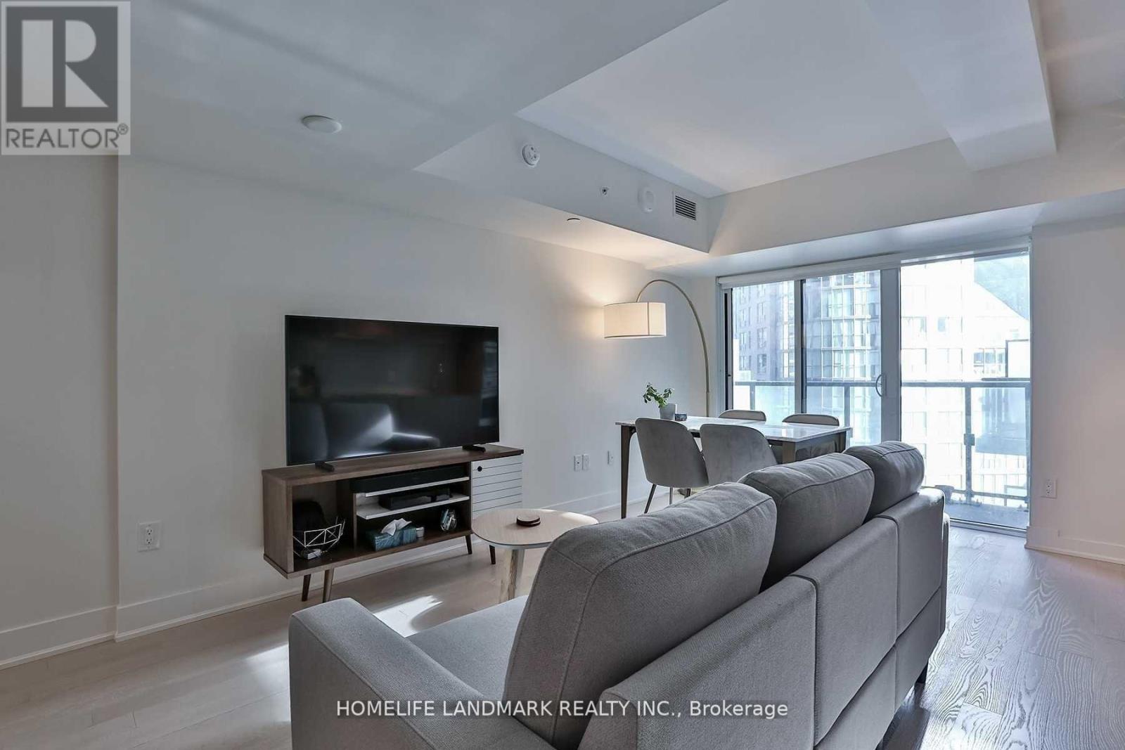 602 - 955 Bay Street, Toronto, Ontario M5S 2A2 - Photo 3 - C12509572