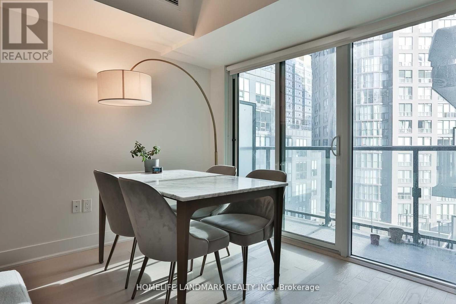 602 - 955 Bay Street, Toronto, Ontario M5S 2A2 - Photo 4 - C12509572