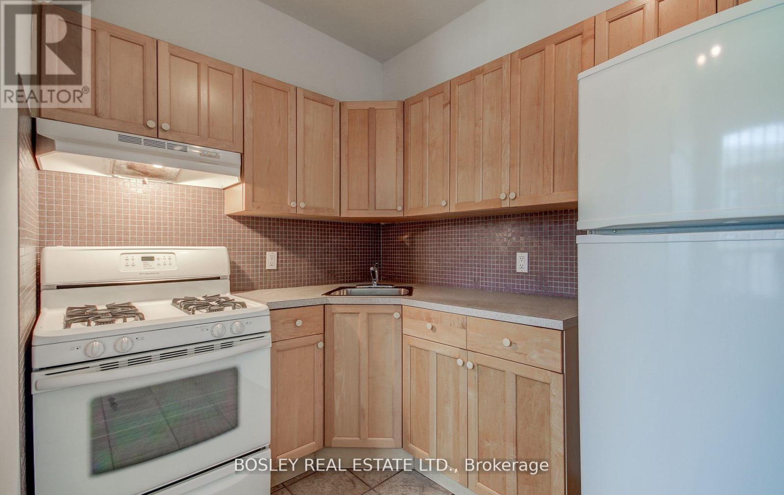 720a - 720 College Street, Toronto, Ontario M6G 1C3 - Photo 16 - C12509652