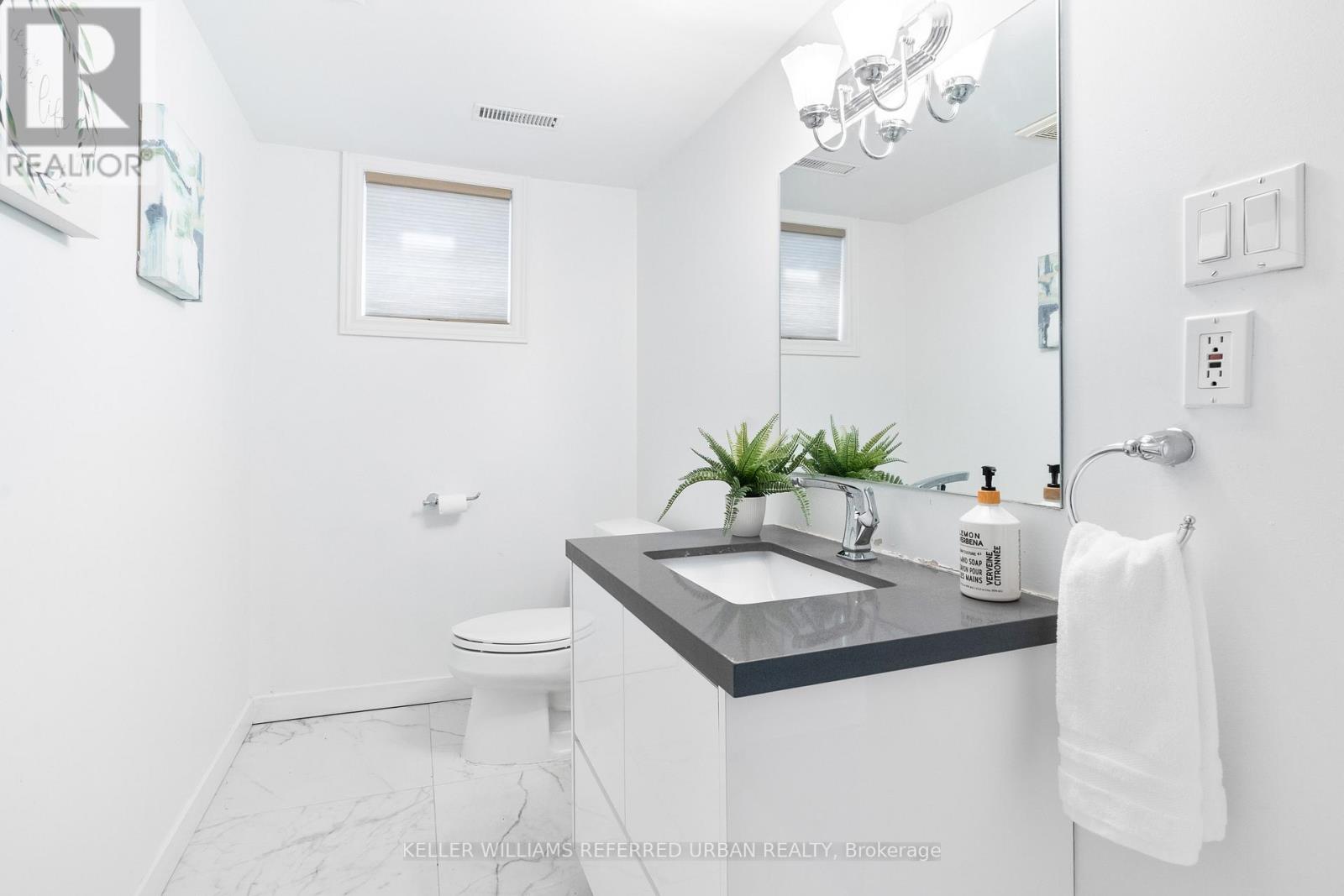 96 Glenvale Boulevard, Toronto, Ontario  M4G 2V9 - Photo 36 - C12502856