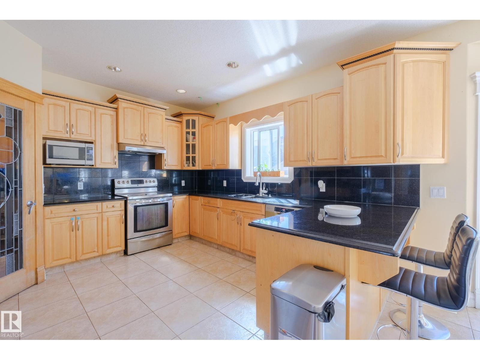 6819 18 Av Sw, Edmonton, Alberta  T6X 0C9 - Photo 6 - E4456512