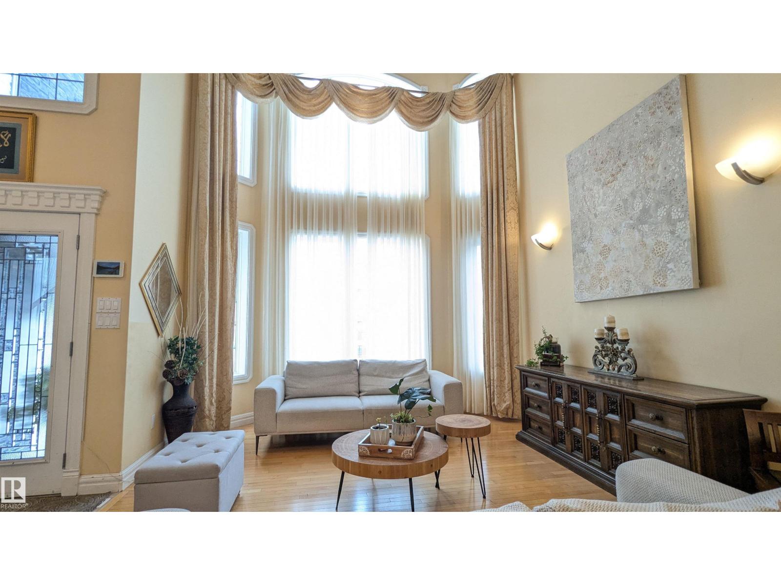 Property at 6819 18 AV SW image 4