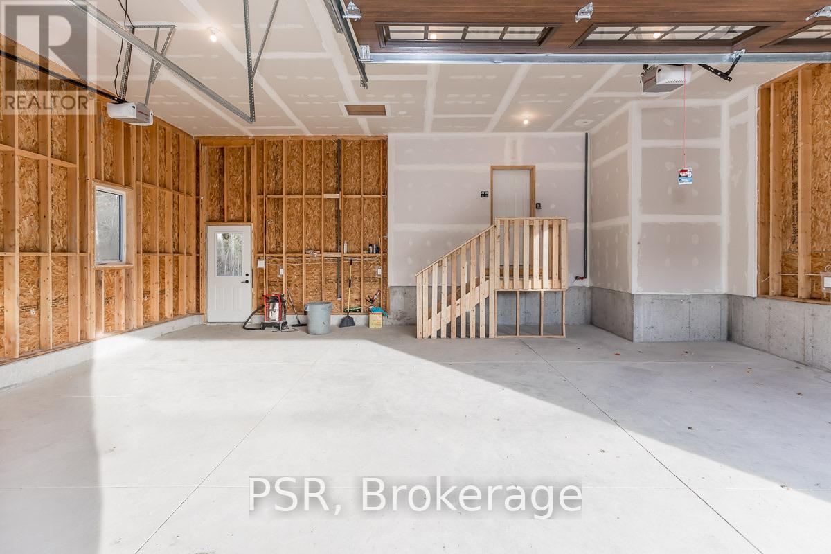 1306 Squire Street, Innisfil (Lefroy), Ontario  L0L 1W0 - Photo 34 - N12509120