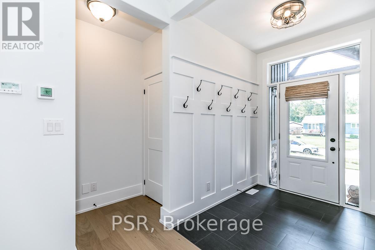 1306 Squire Street, Innisfil (Lefroy), Ontario  L0L 1W0 - Photo 9 - N12509120