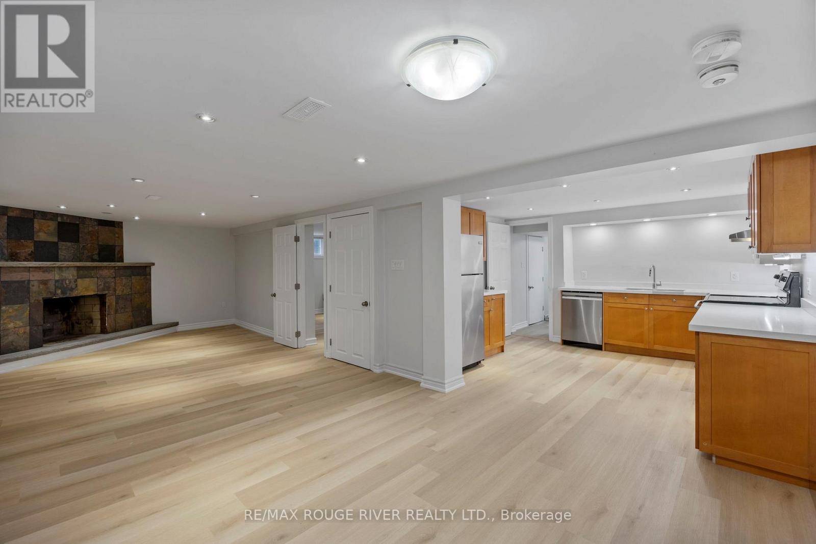 Lower - 902 Donovan Crescent, Whitby, Ontario L1N 3G3 - Photo 2 - E12509600