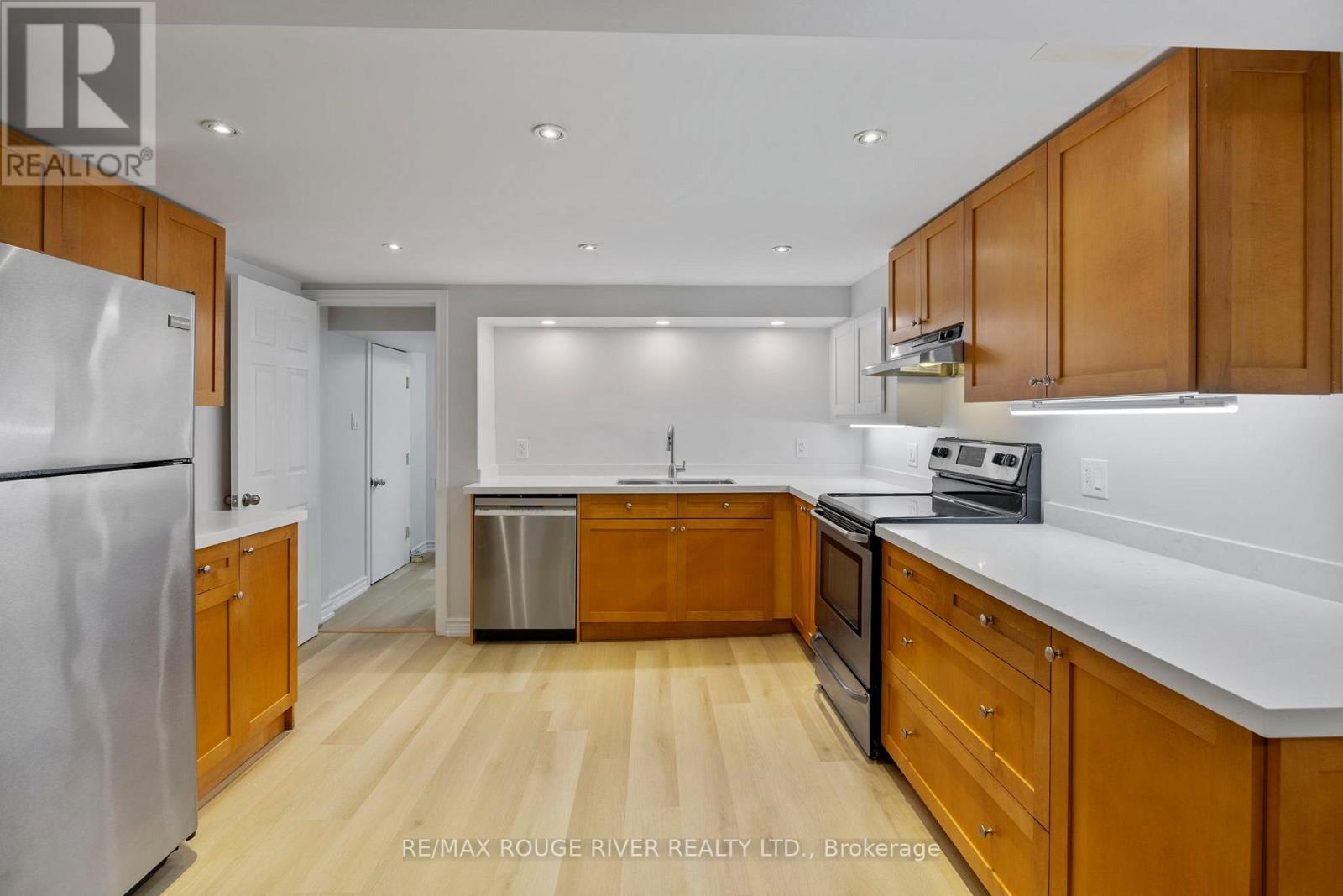 Lower - 902 Donovan Crescent, Whitby, Ontario L1N 3G3 - Photo 3 - E12509600