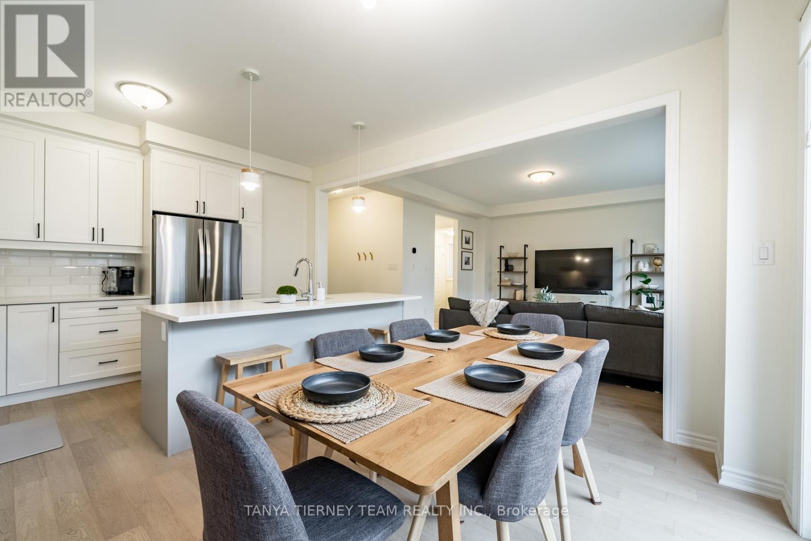 24 Lockyer Drive, Whitby, Ontario  L1P 0M1 - Photo 13 - E12509642