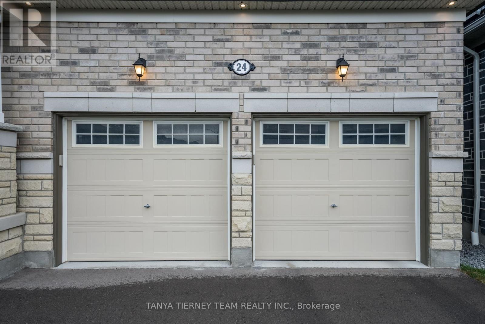 24 Lockyer Drive, Whitby, Ontario  L1P 0M1 - Photo 4 - E12509642