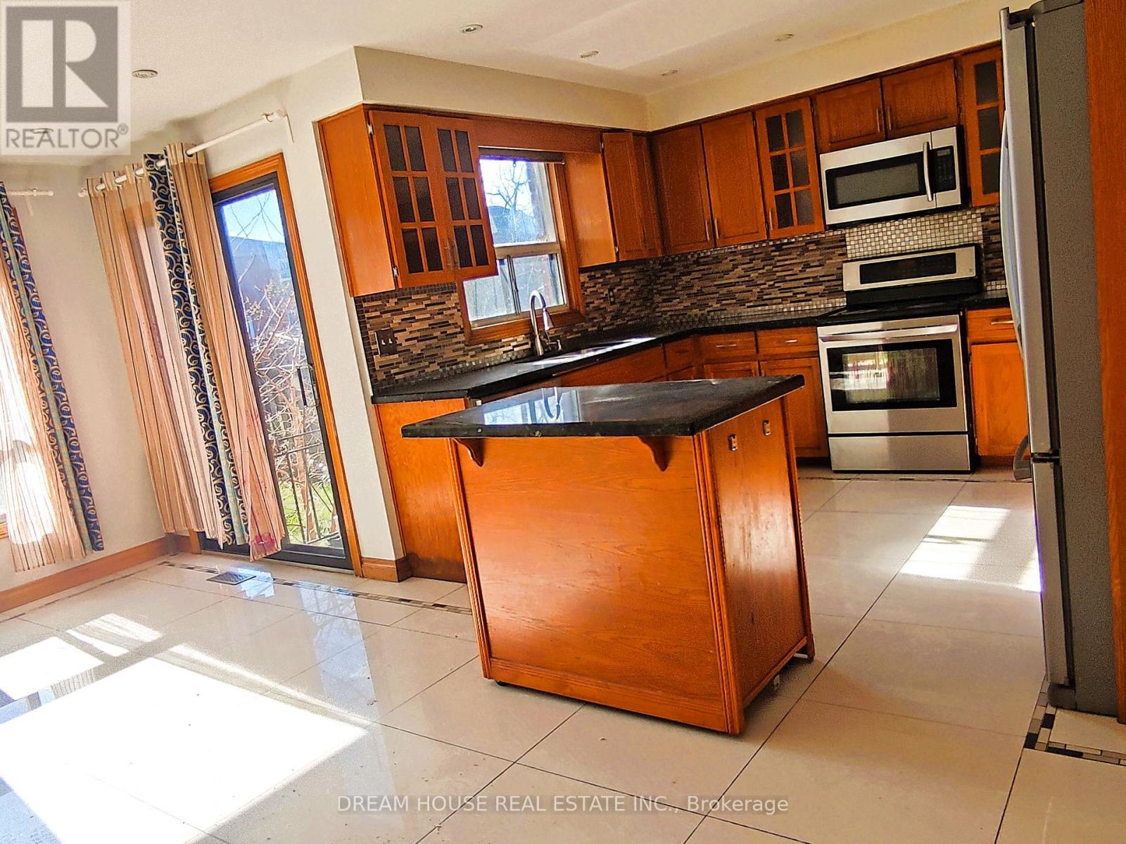 Main - 176 Conlins Road, Toronto, Ontario  M1C 1C5 - Photo 8 - E12509658