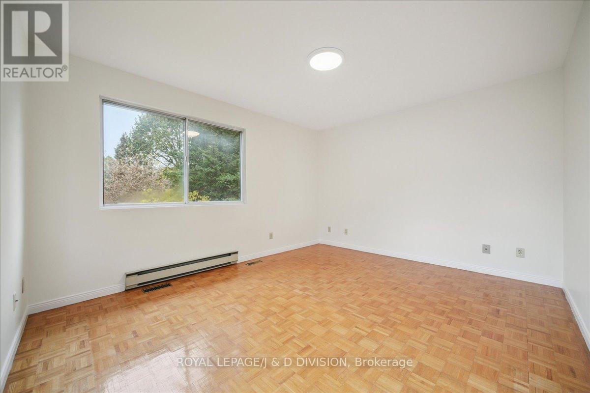 108 Glen Albert Drive, Toronto, Ontario  M4B 1J2 - Photo 16 - E12508174