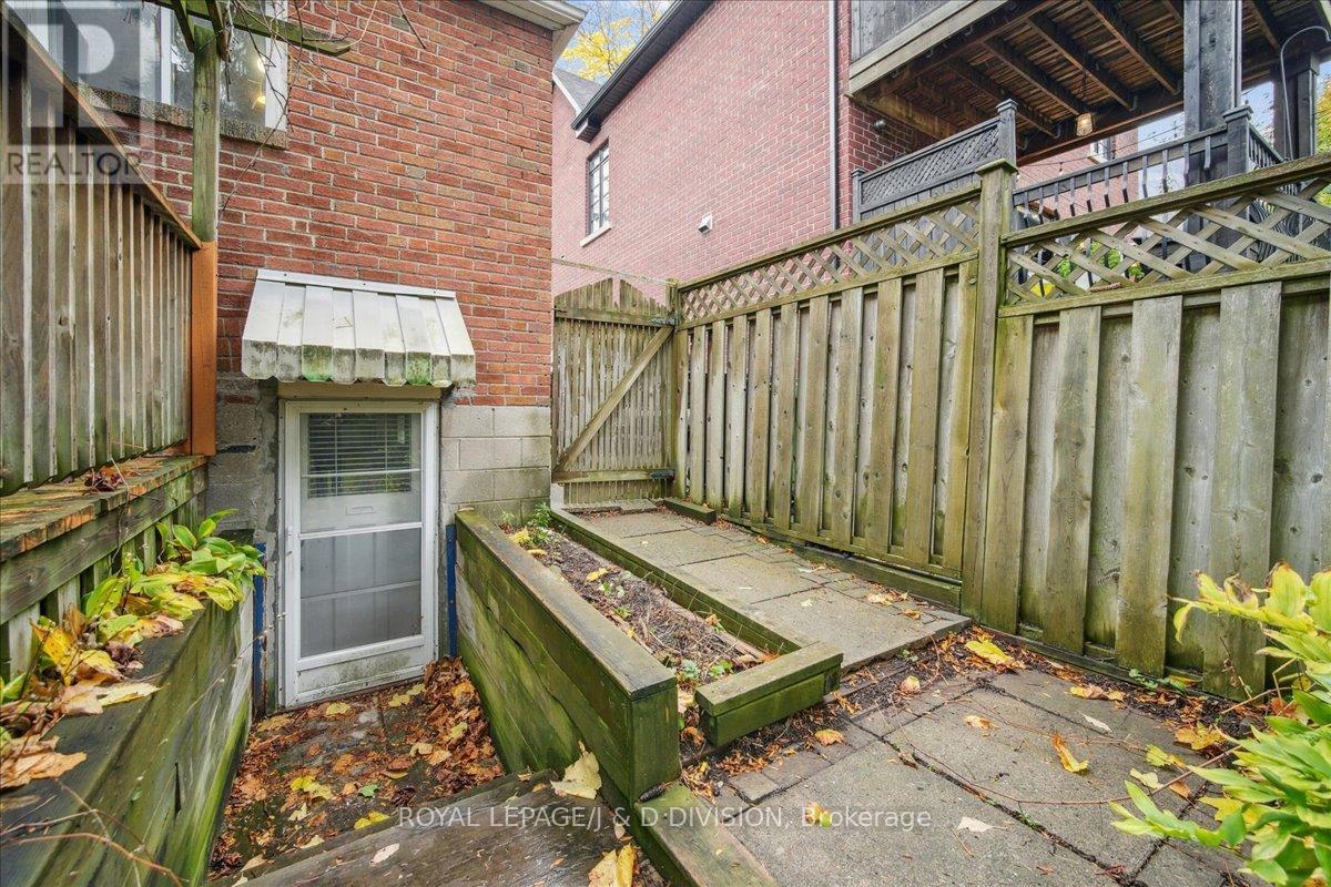 108 Glen Albert Drive, Toronto, Ontario  M4B 1J2 - Photo 34 - E12508174