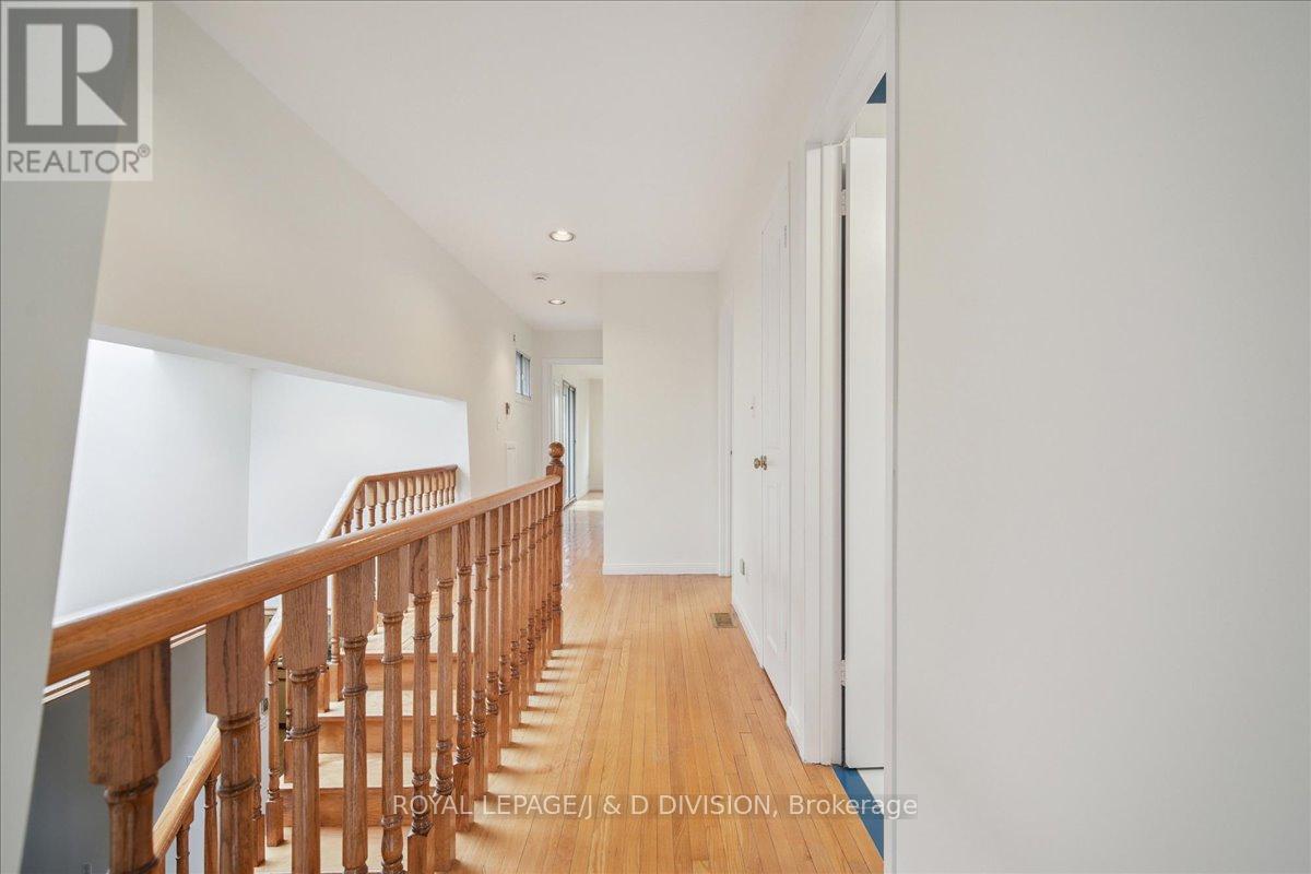 108 Glen Albert Drive, Toronto, Ontario  M4B 1J2 - Photo 20 - E12508174