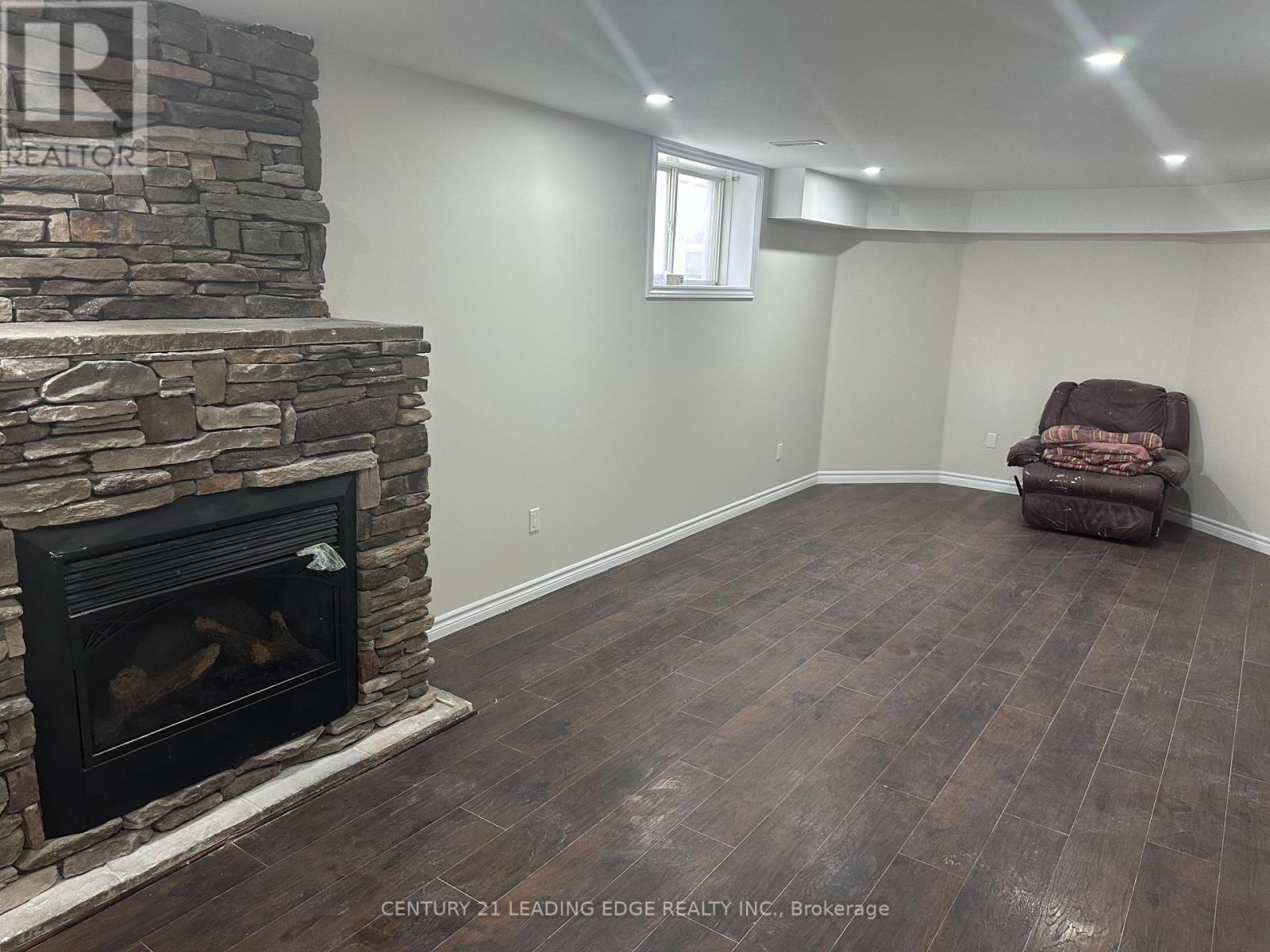 38 Watson Drive, Barrie, Ontario  L4M 6W8 - Photo 9 - S12503968