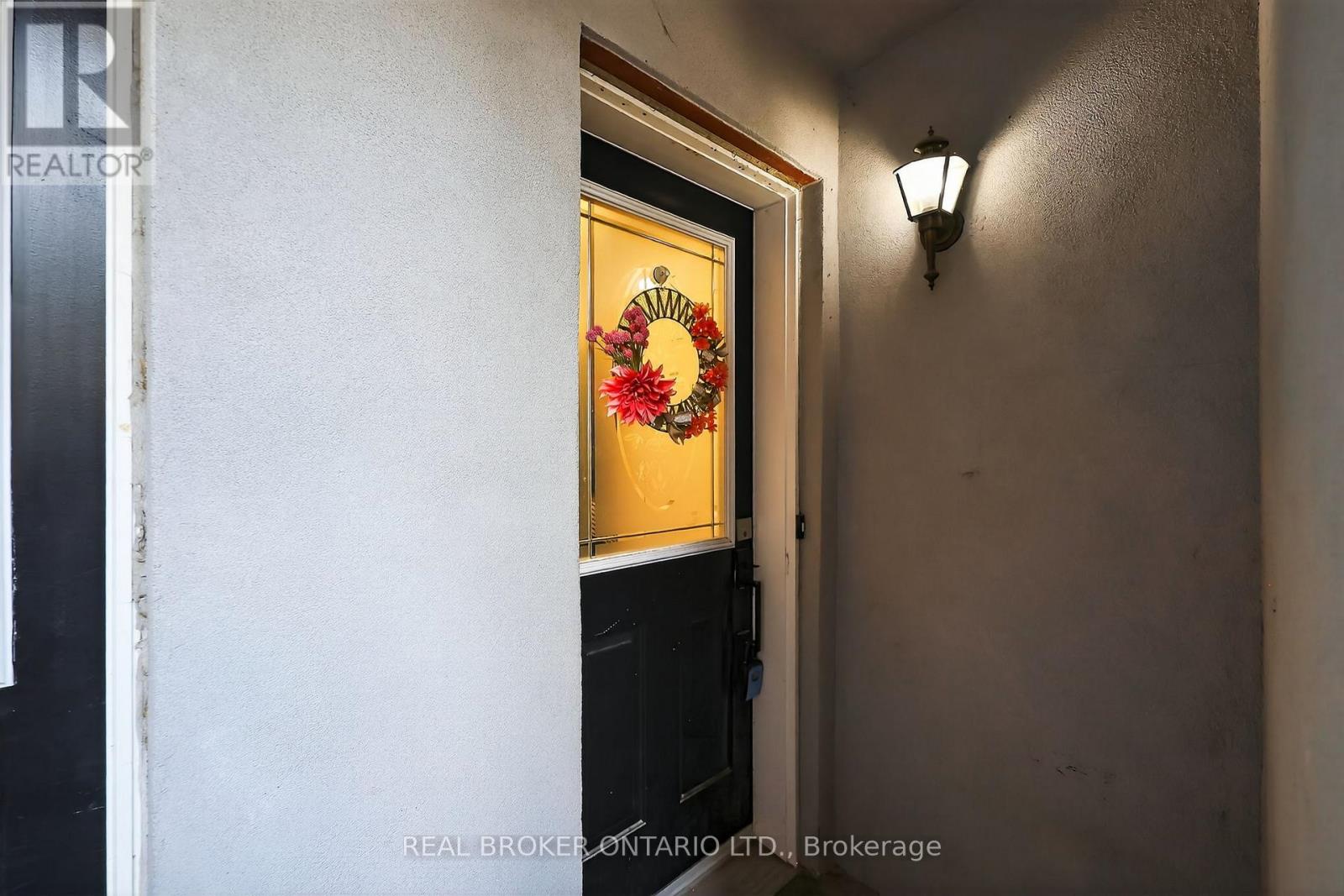 1 - 237 Ferndale Drive S, Barrie, Ontario  L4N 0T6 - Photo 3 - S12341520