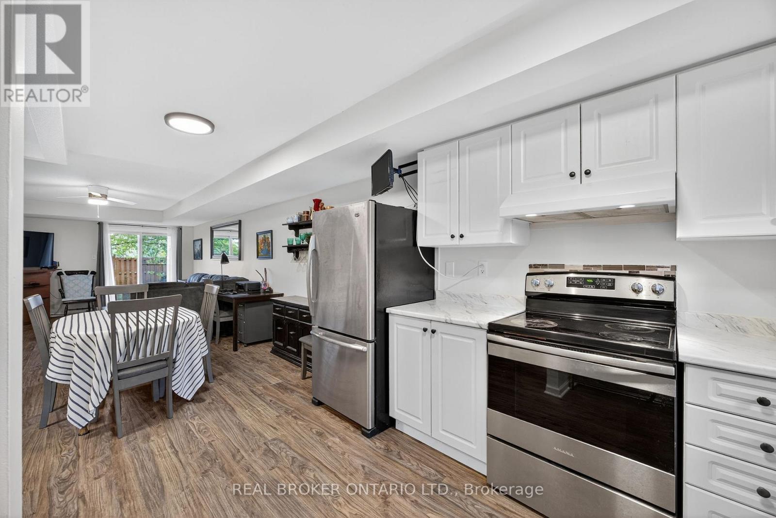 1 - 237 Ferndale Drive S, Barrie, Ontario  L4N 0T6 - Photo 7 - S12341520