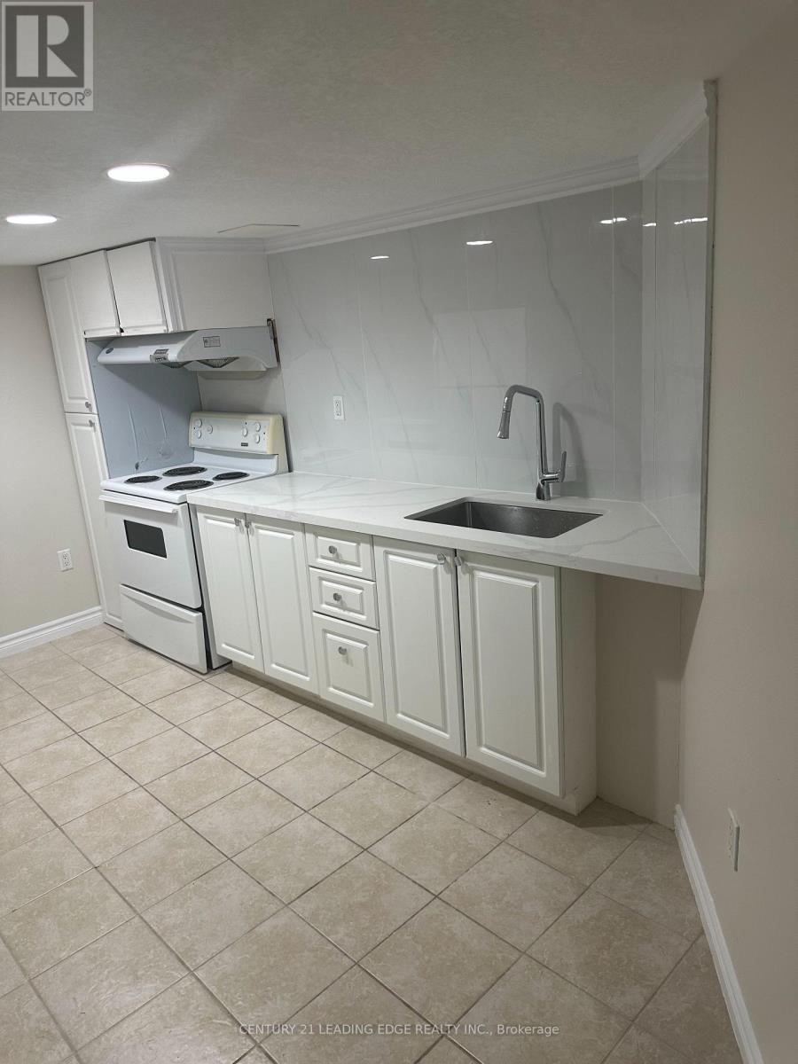 38 Watson Drive, Barrie, Ontario  L4M 6W8 - Photo 7 - S12503968