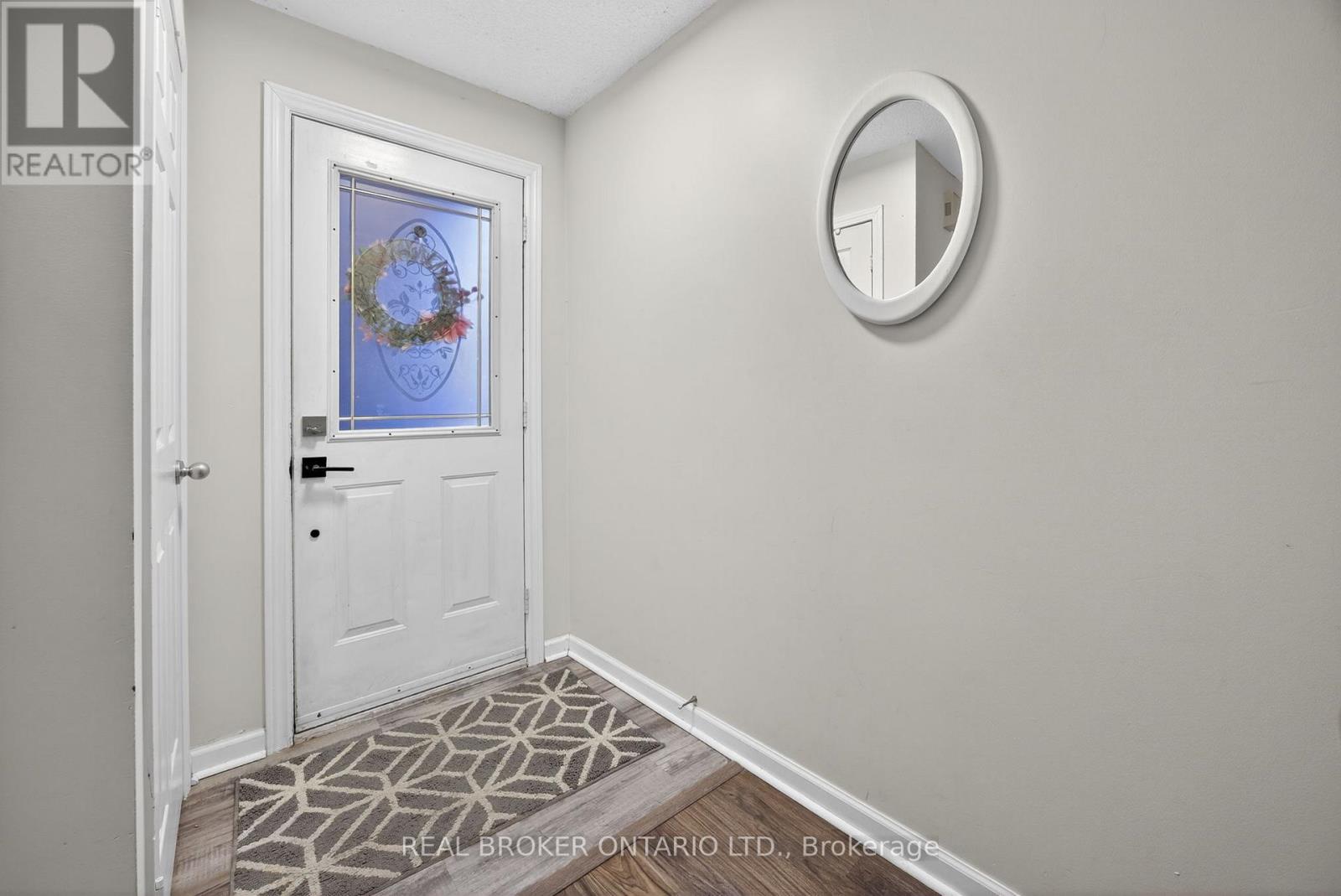 1 - 237 Ferndale Drive S, Barrie, Ontario  L4N 0T6 - Photo 4 - S12341520