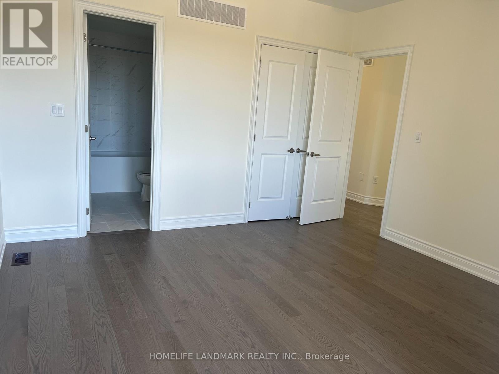 221 Leslie Richard Street, Markham, Ontario  L6C 3N8 - Photo 13 - N12509526