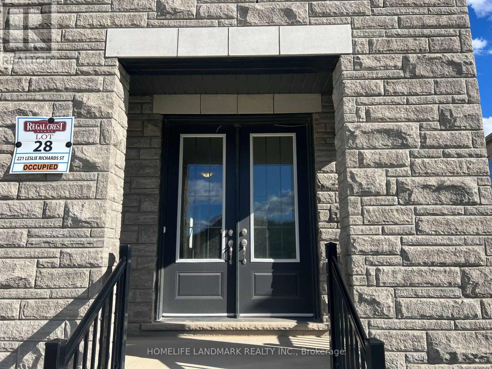 221 Leslie Richard Street, Markham, Ontario  L6C 3N8 - Photo 2 - N12509526