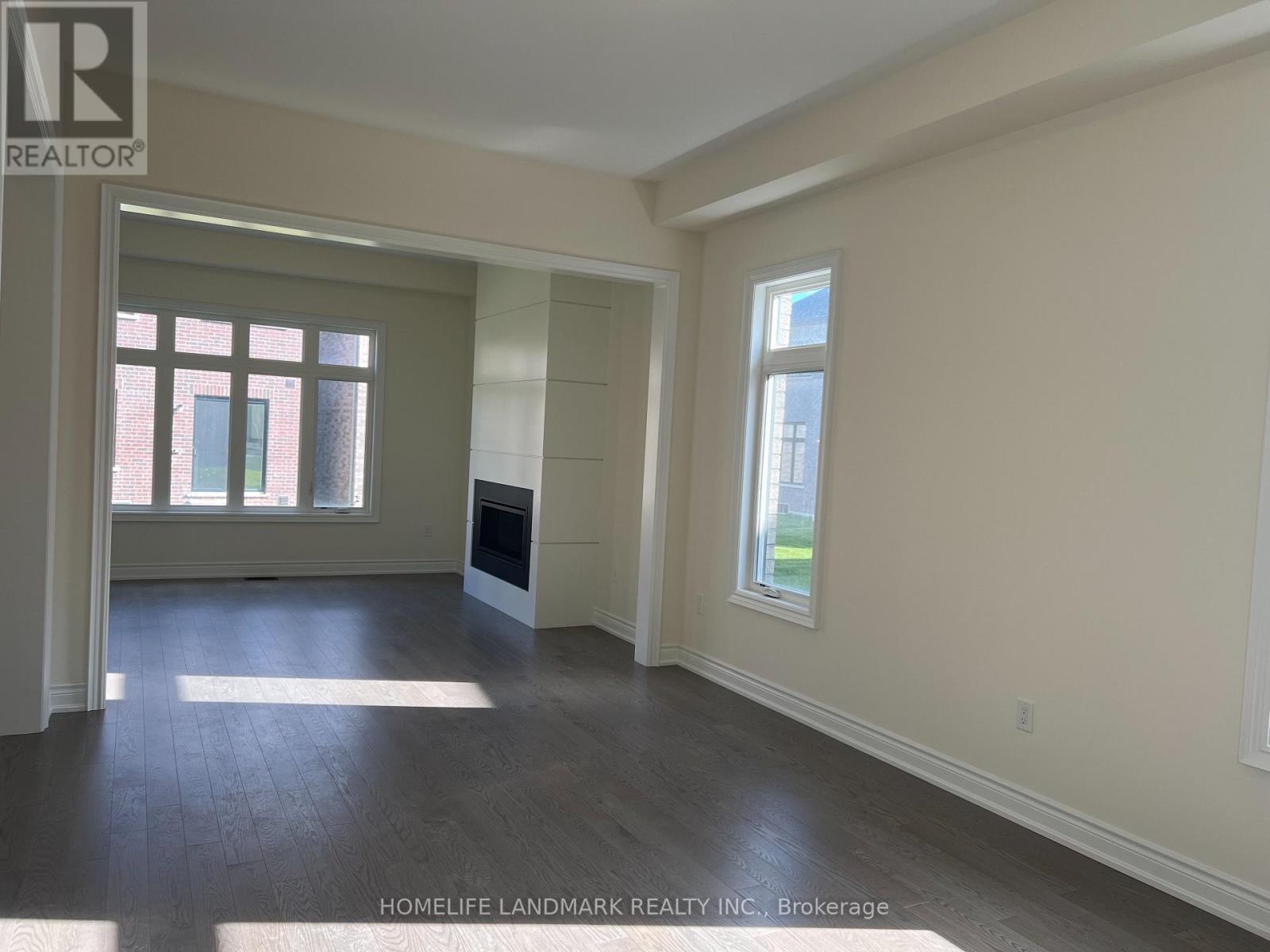 221 Leslie Richard Street, Markham, Ontario  L6C 3N8 - Photo 5 - N12509526