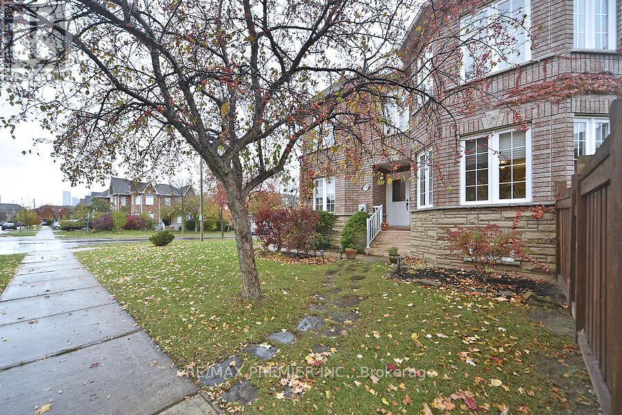 48 Pottery Place, Vaughan, Ontario  L4L 9H6 - Photo 38 - N12509544