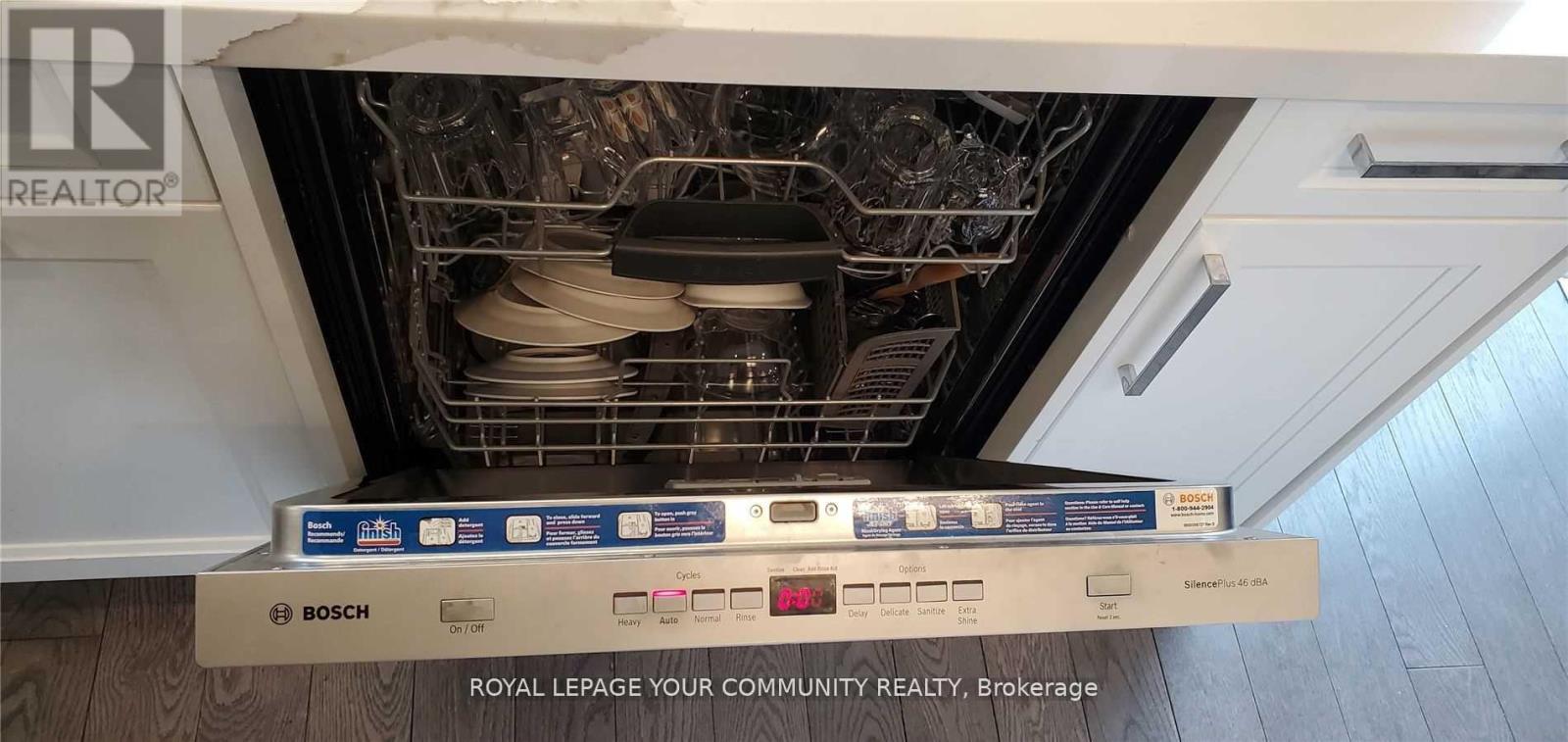 Main & 2nd Floor - 61 Nightstar Drive, Richmond Hill, Ontario  L4C 8H8 - Photo 13 - N12509612