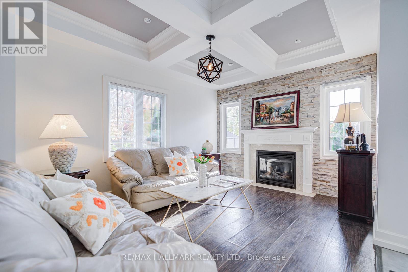 8 Glendower Crescent, Georgina, Ontario  L4P 0A5 - Photo 1 - N12509676