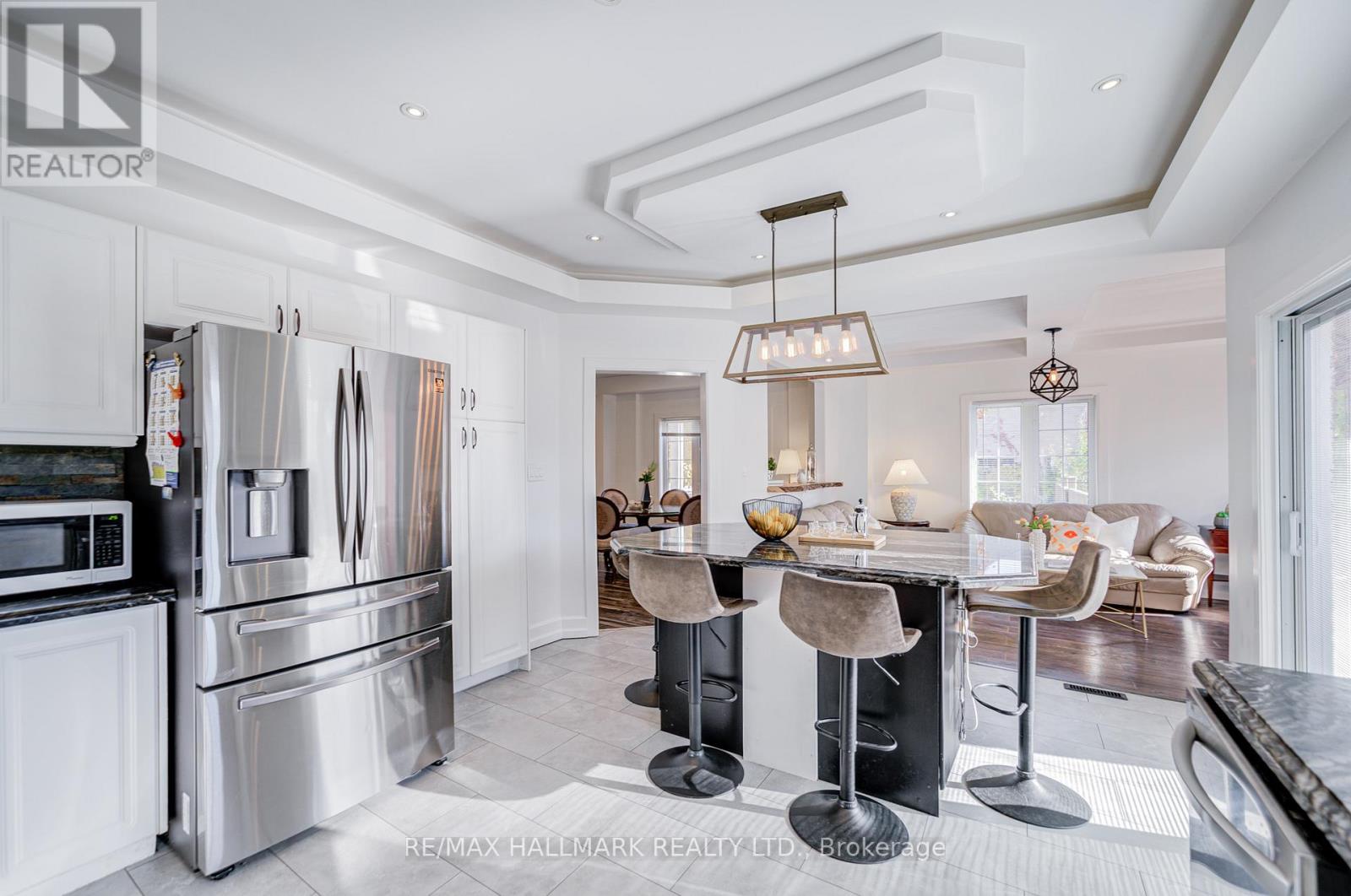 8 Glendower Crescent, Georgina, Ontario  L4P 0A5 - Photo 14 - N12509676